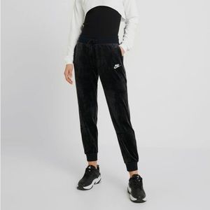 Nike Sportswear Velour Heritage pants